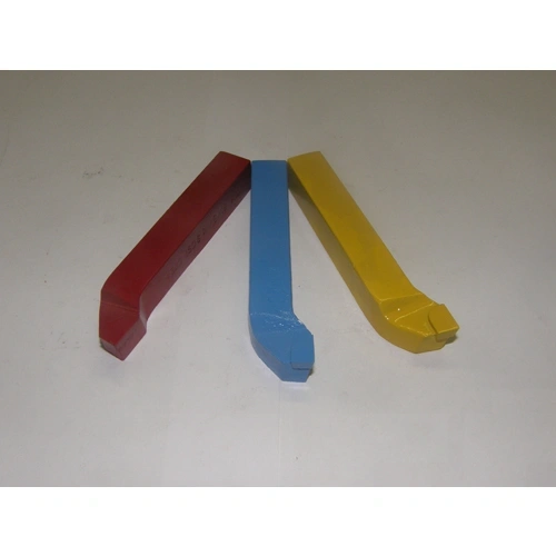 ESZT. oldalélű esztergakés ISO6 25x25 P30 jobb F064809